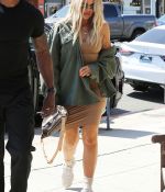 Access_Kardashian_09.jpg