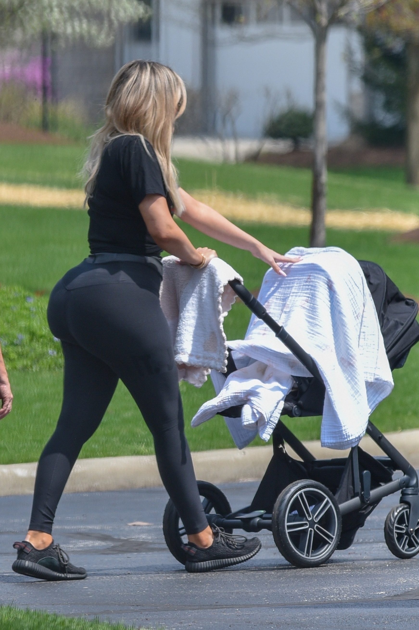 Access_Kardashian_06.jpg