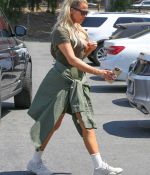 Access_Kardashian_04.jpg