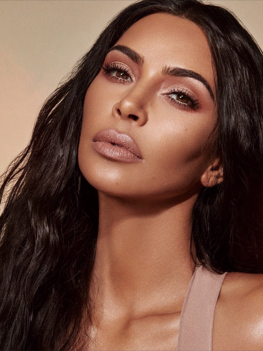 Access_Kardashian_001.jpg