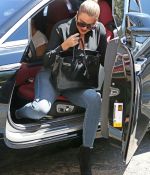 Access_Kardashian_06.jpg