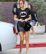 Access_Kardashian_05.jpg