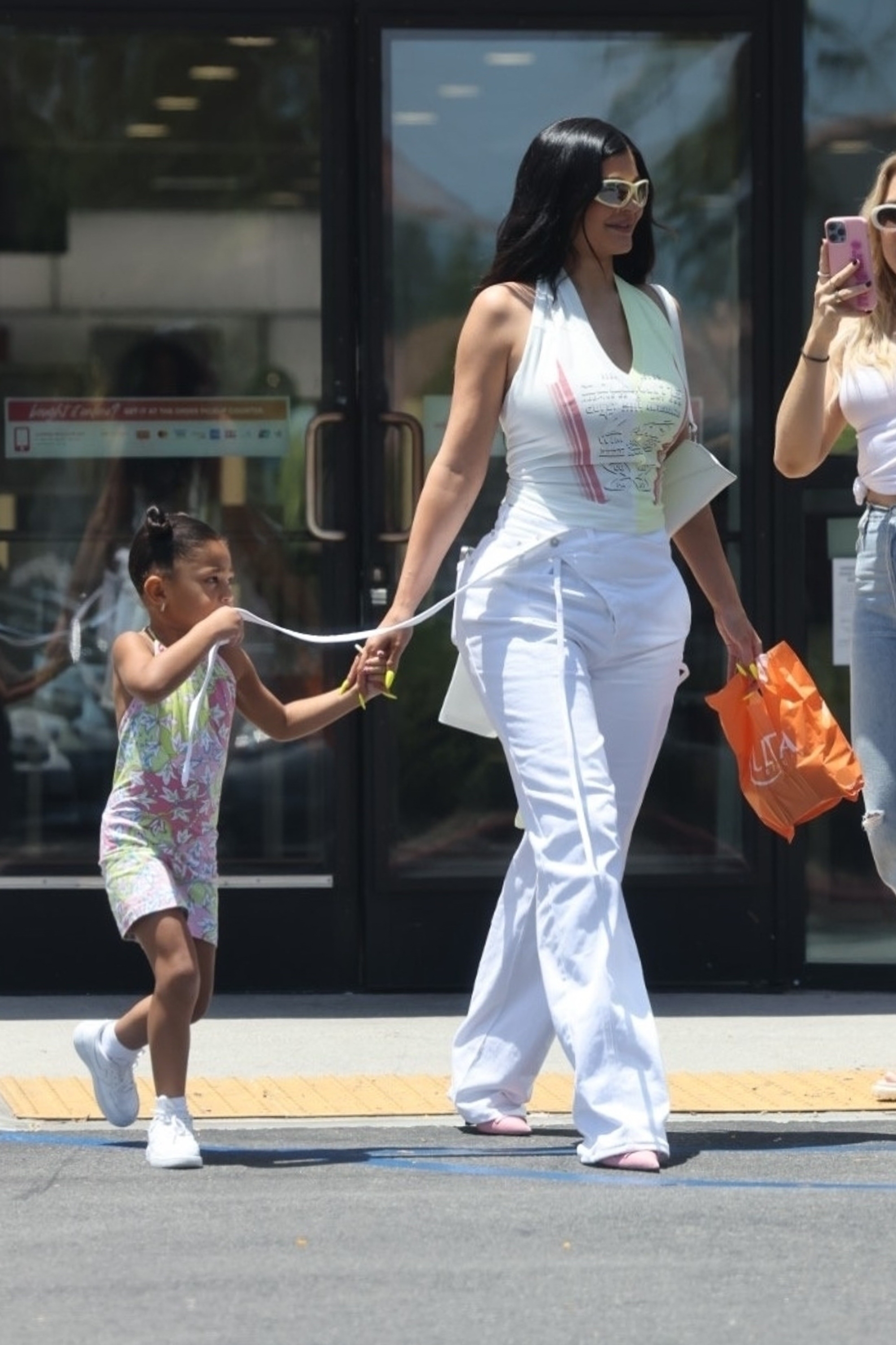 Access_Kardashian_011.jpg