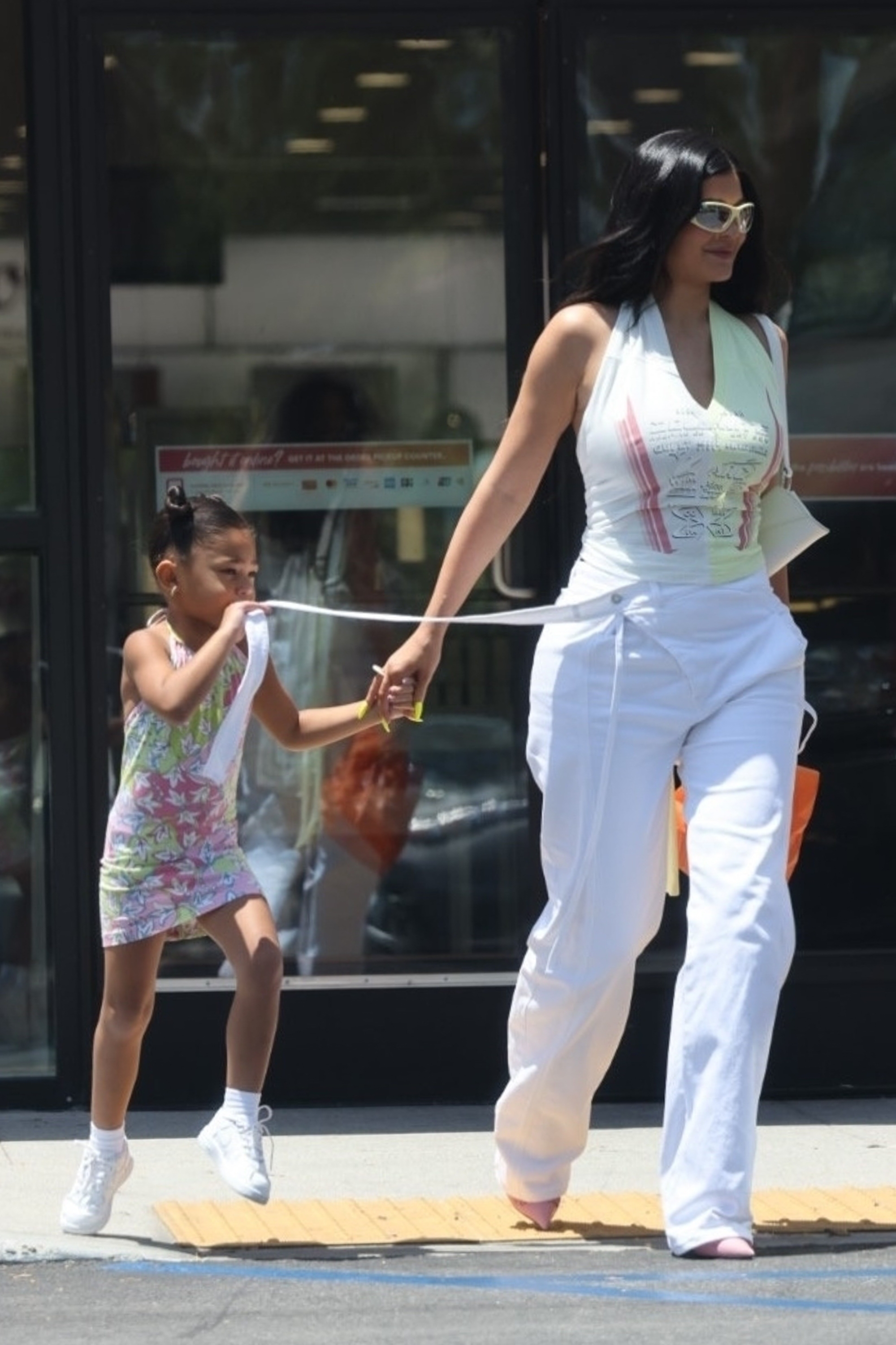 Access_Kardashian_015.jpg