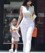 Access_Kardashian_004.jpg