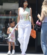 Access_Kardashian_007.jpg