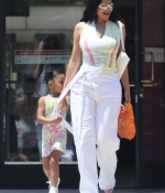 Access_Kardashian_008.jpg