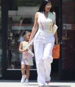 Access_Kardashian_013.jpg