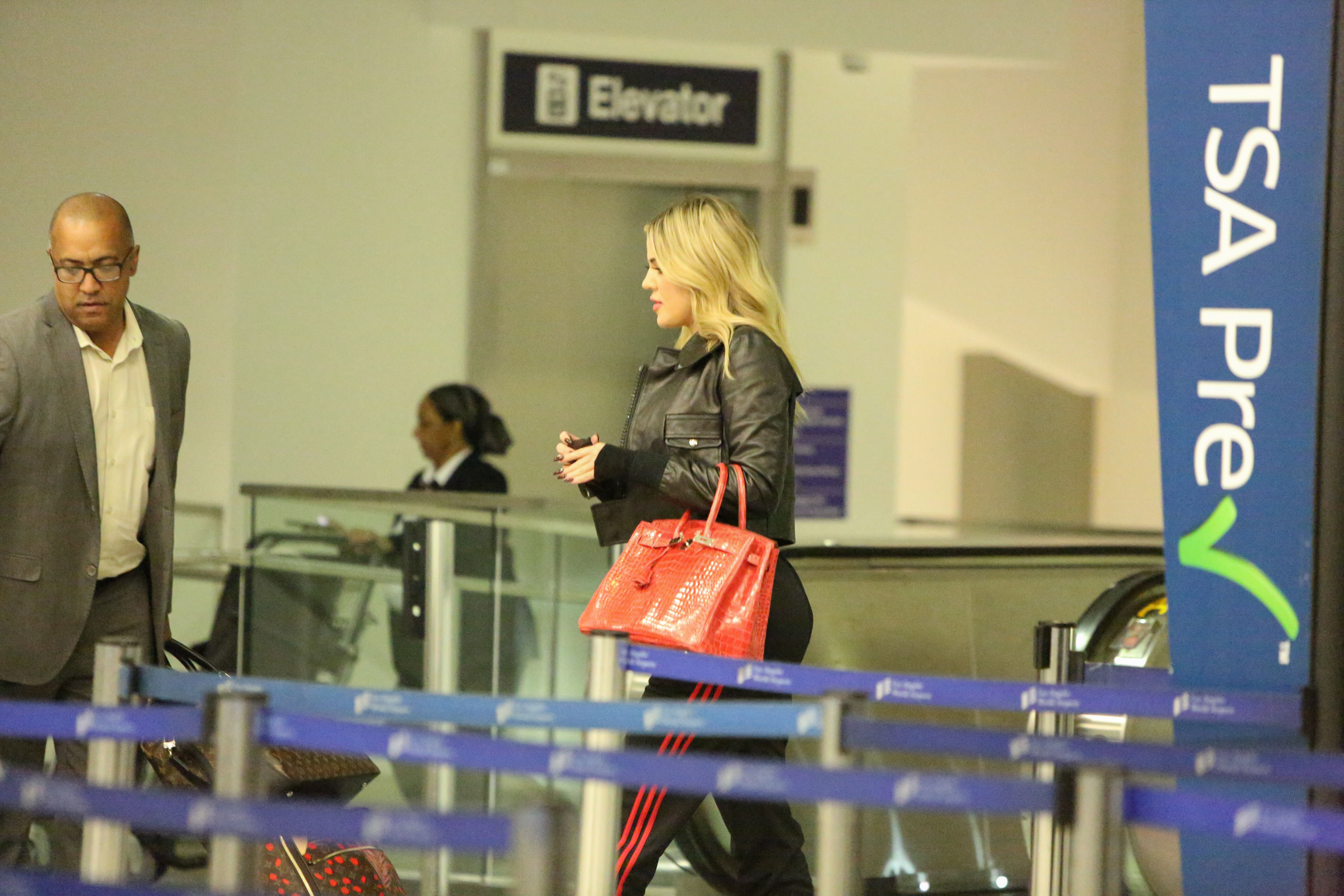 Access_Kardashian_02.jpg
