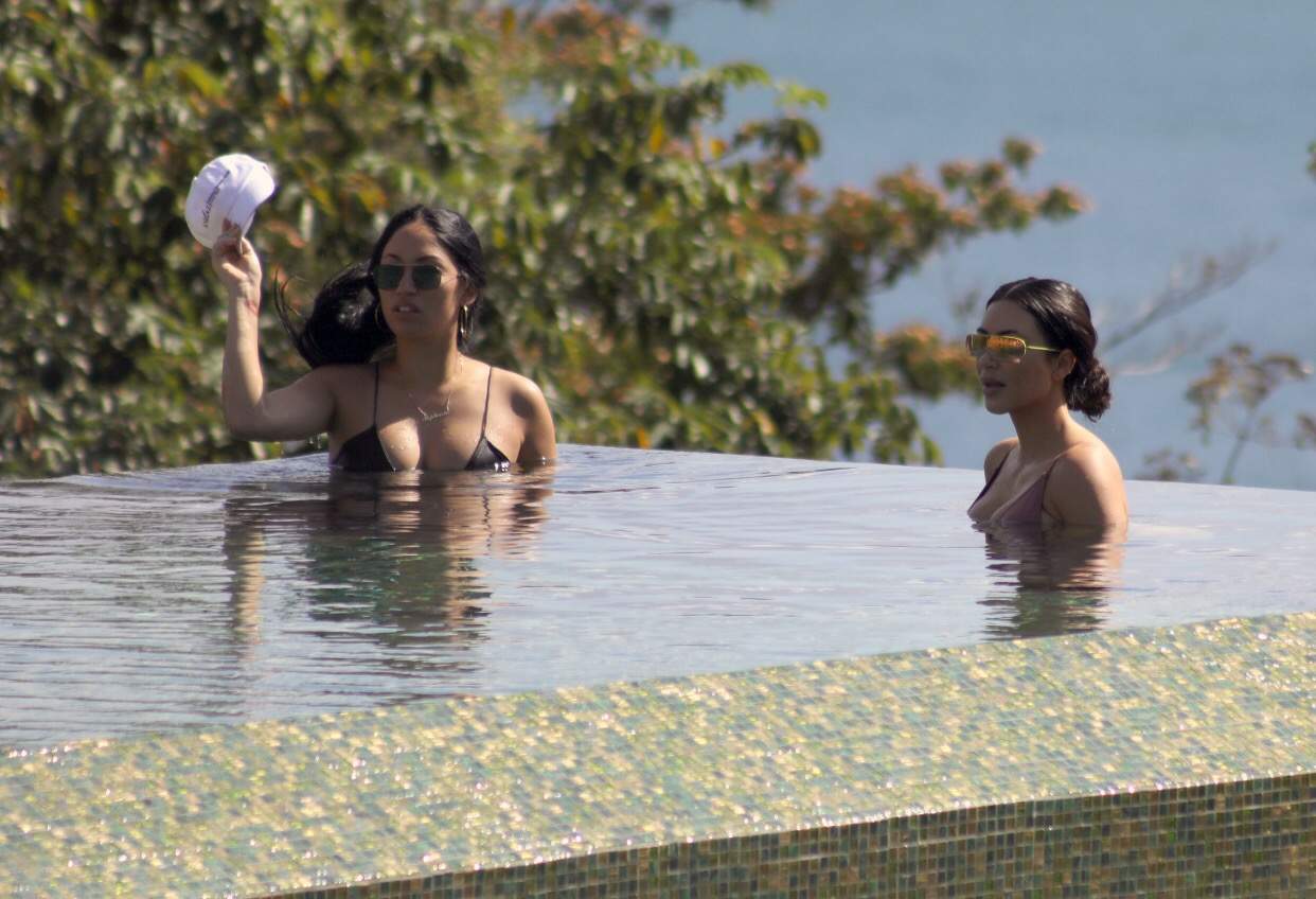 Access_Kardashian_03.jpg