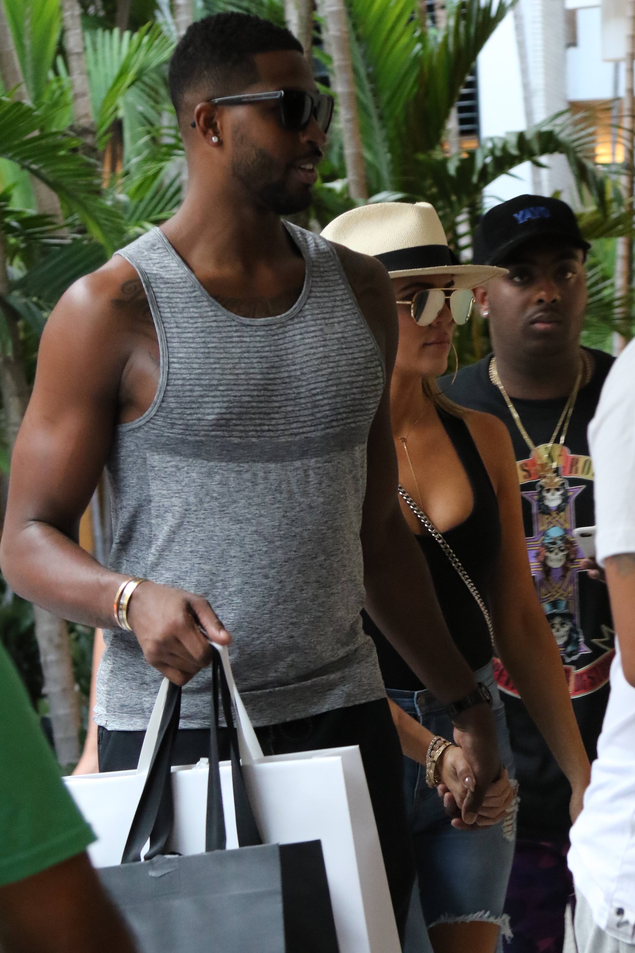 Access_Kardashian_04.jpg