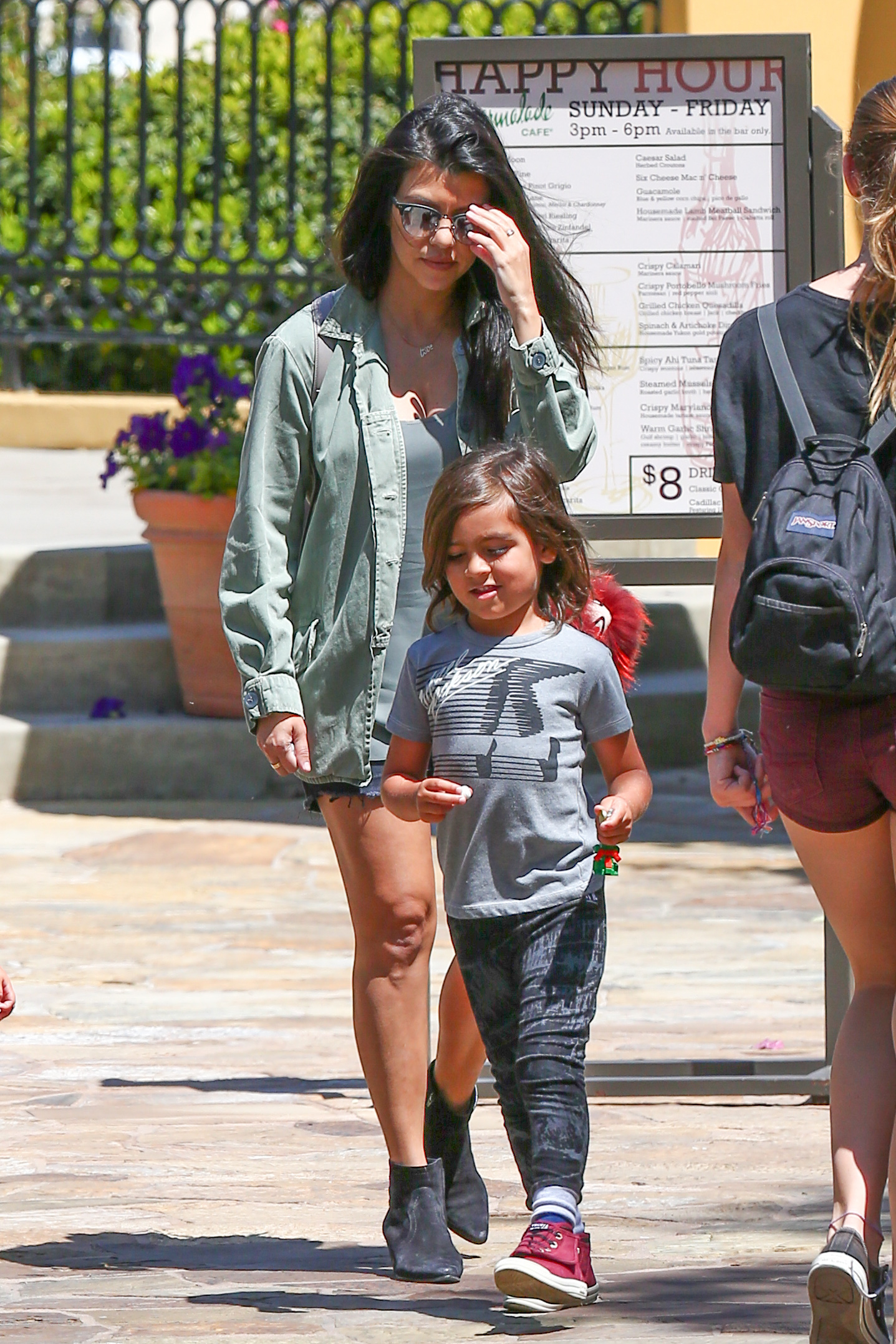Access_Kardashian_010.jpg