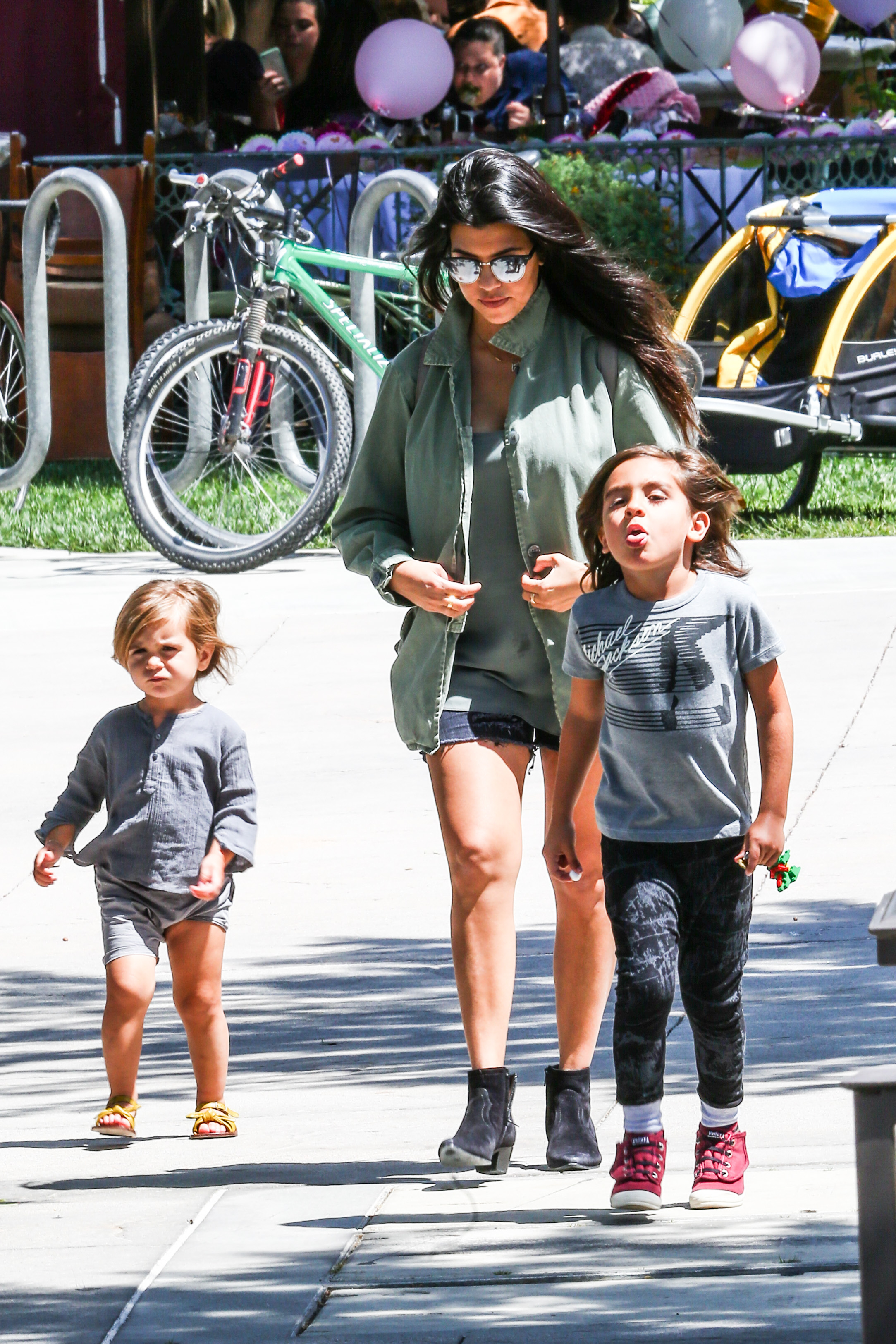 Access_Kardashian_06.jpg