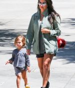 Access_Kardashian_03.jpg