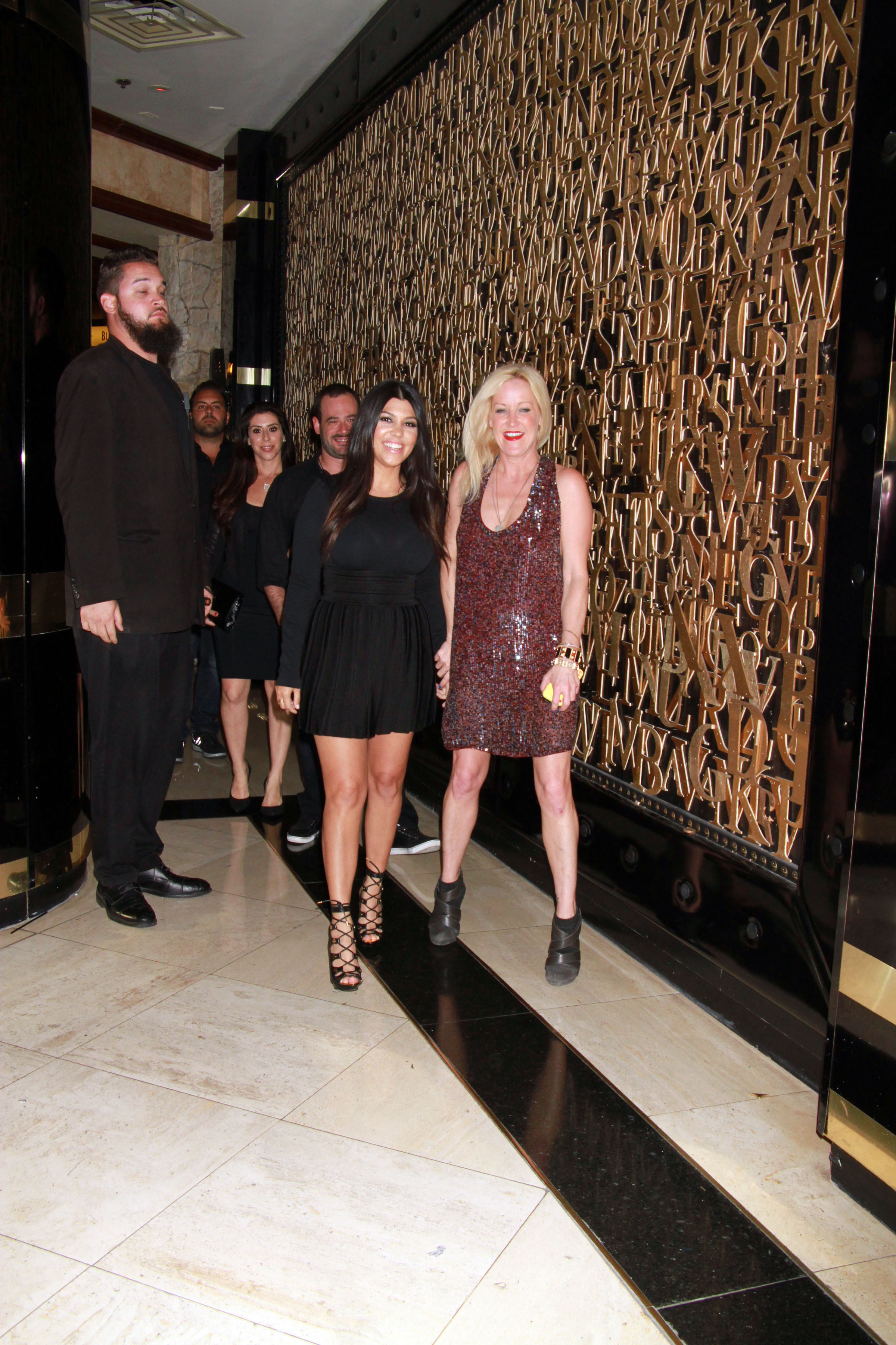 Access_Kardashian_08.jpg