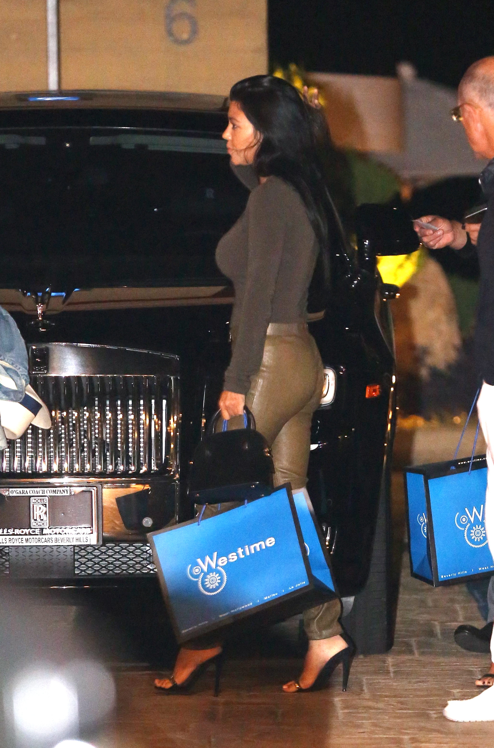 Access_Kardashian_09.jpg