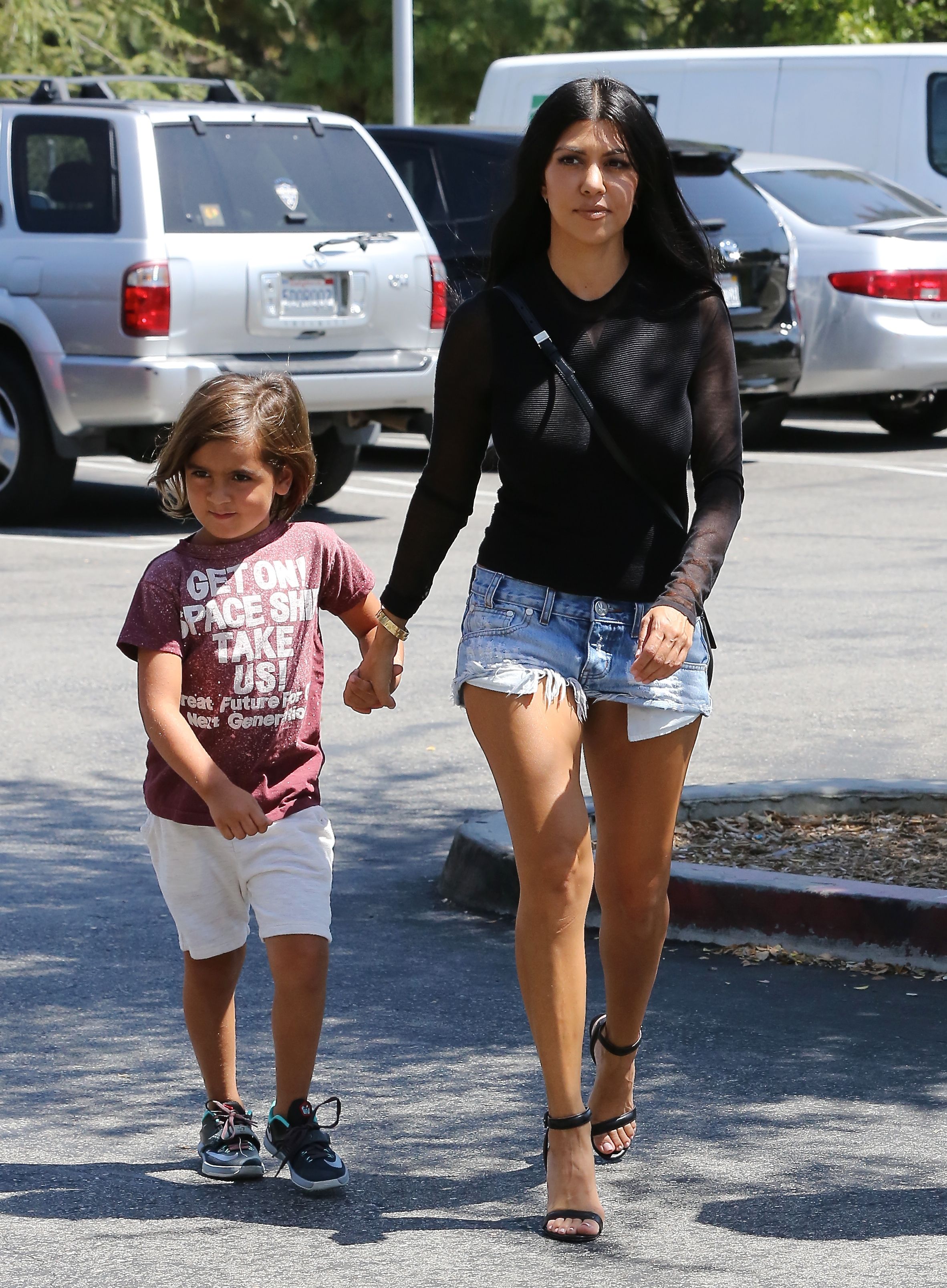 Access_Kardashian_03.jpg