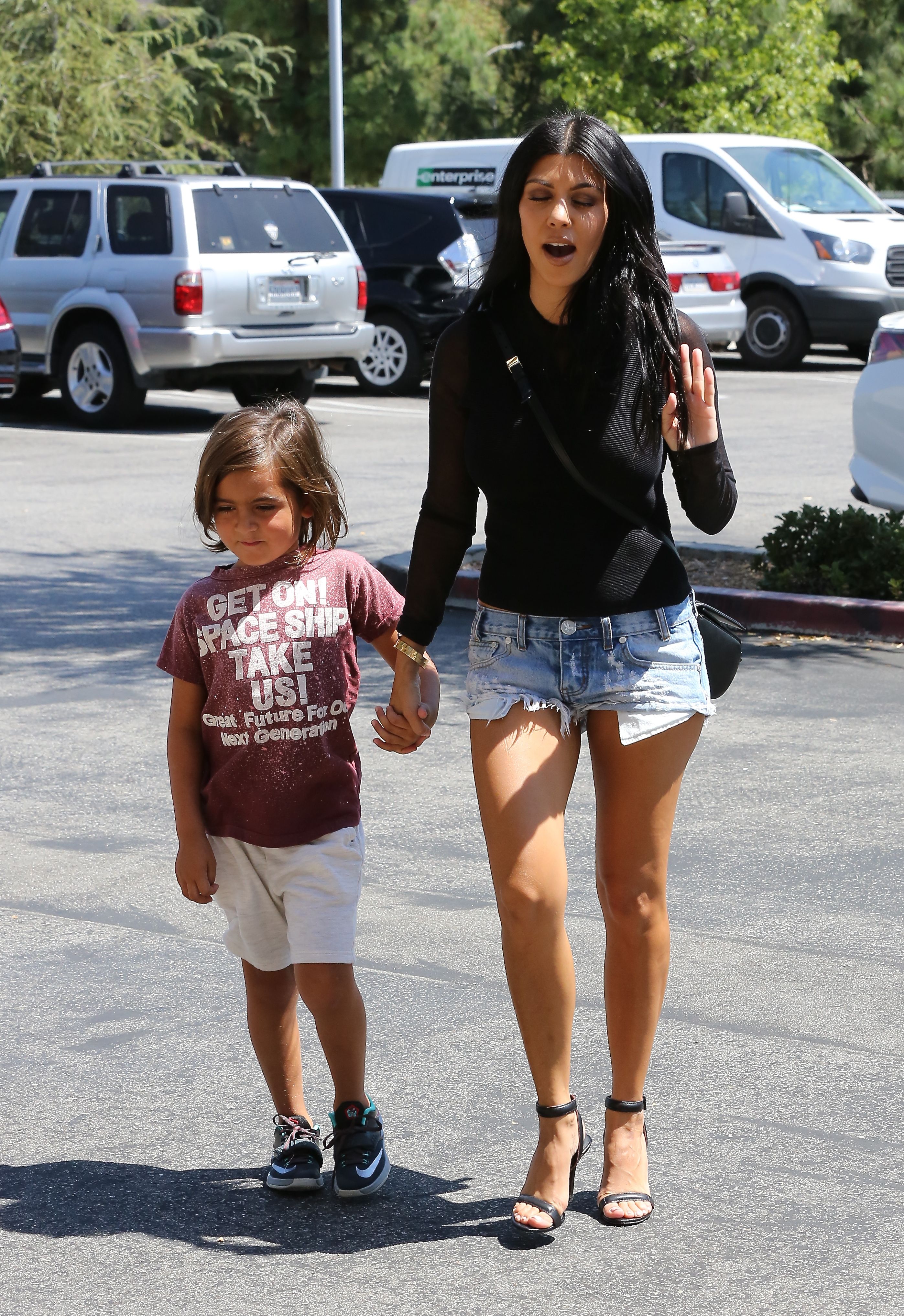 Access_Kardashian_05.jpg