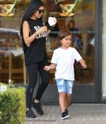 Access_Kardashian_03.jpg