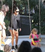 Access_Kardashian_07.jpg