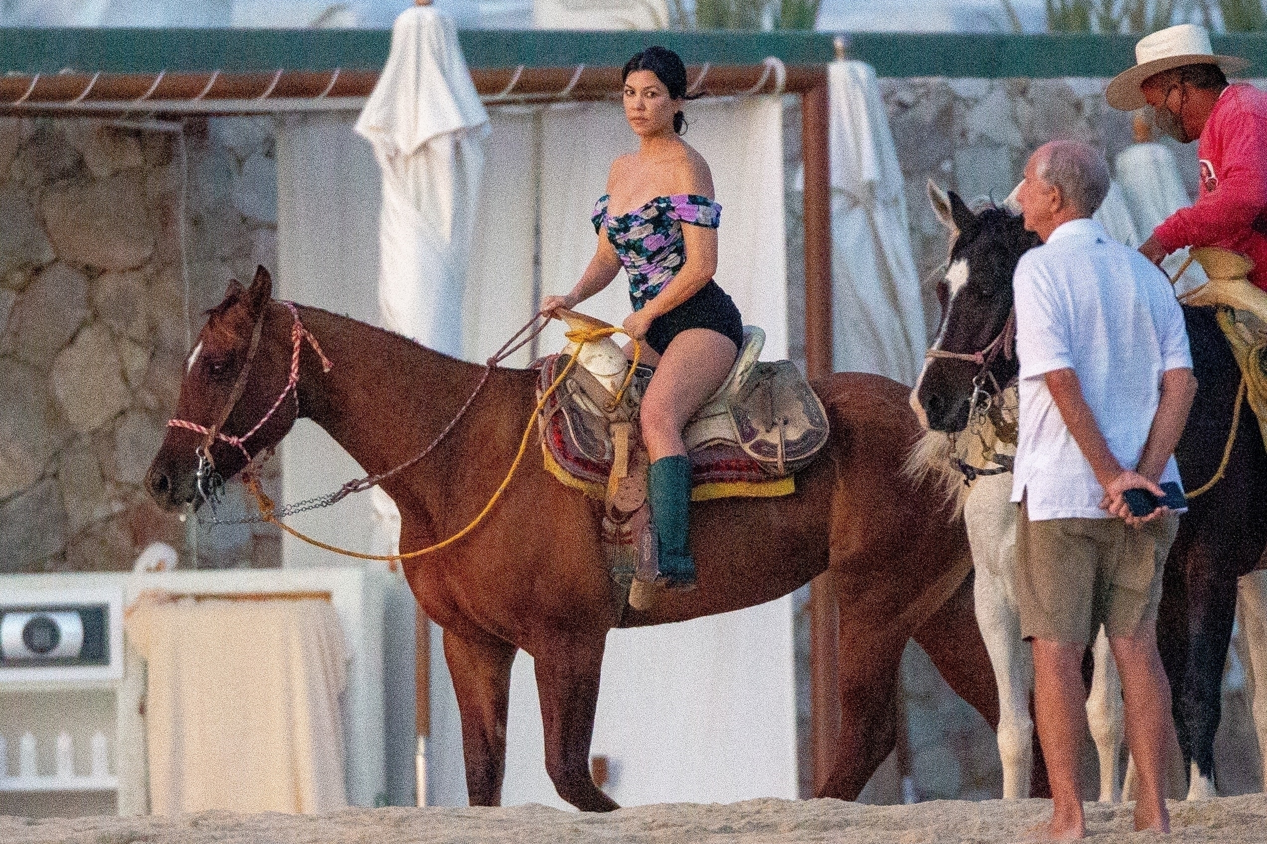 Access_Kardashian_03.jpg