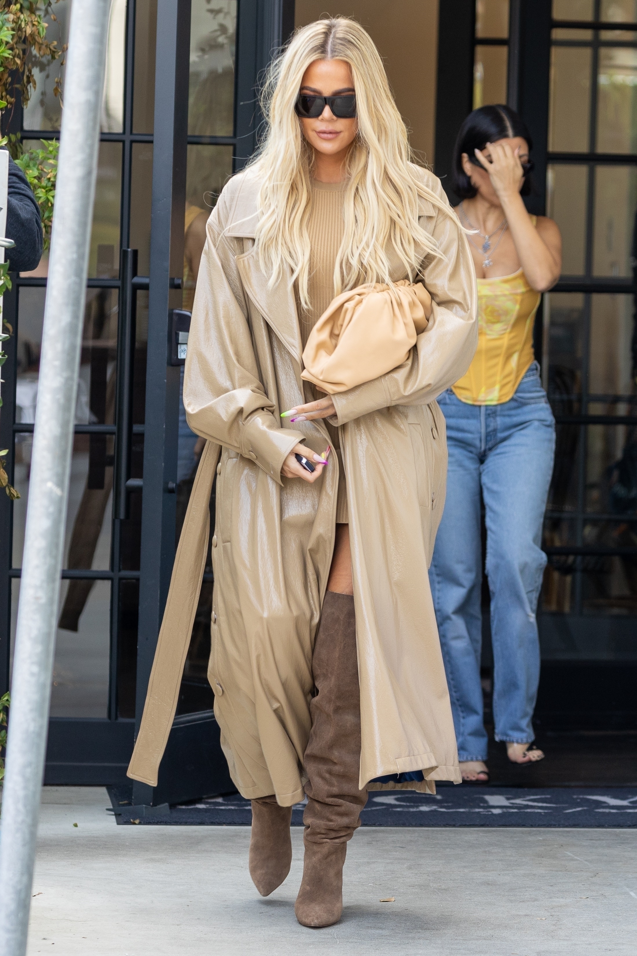 Access_Kardashian_02.jpg