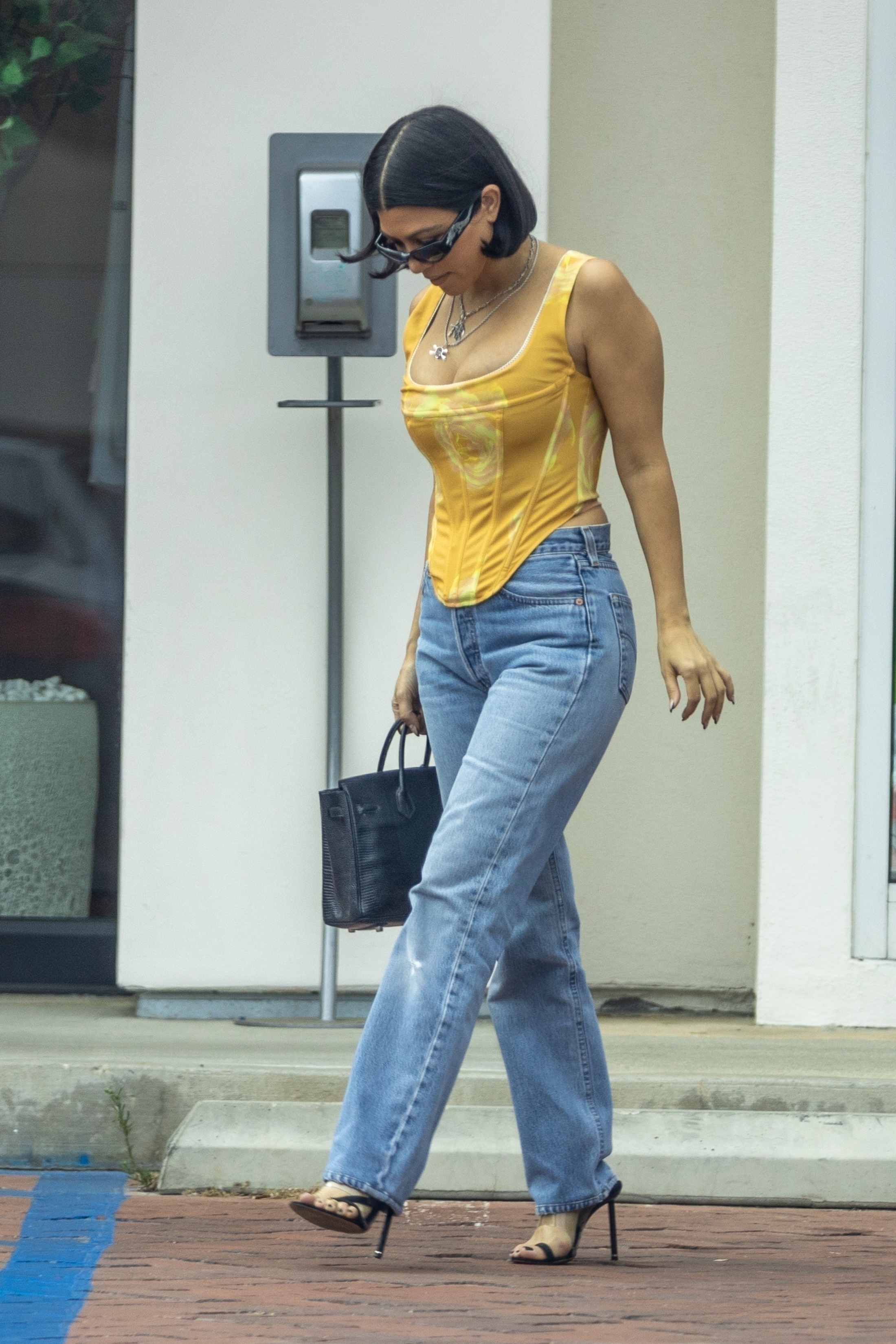 Access_Kardashian_07.jpg