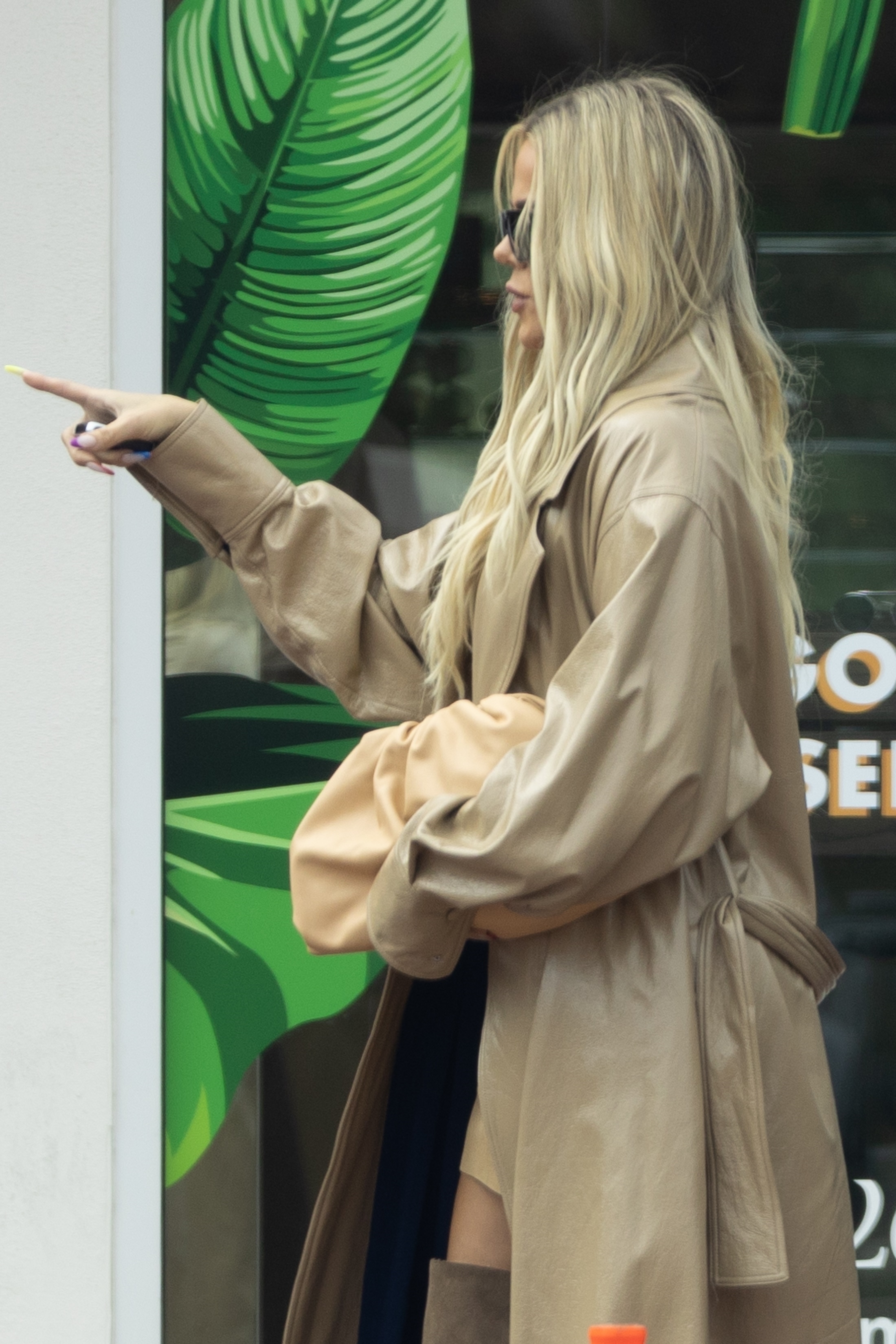 Access_Kardashian_01.jpg