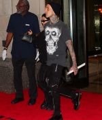 Access_Kardashian_04.jpg