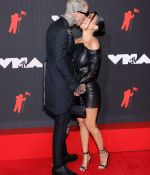Access_Kardashian_01.jpg