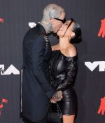 Access_Kardashian_02.jpg