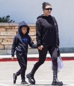 Access_Kardashian_012.jpg
