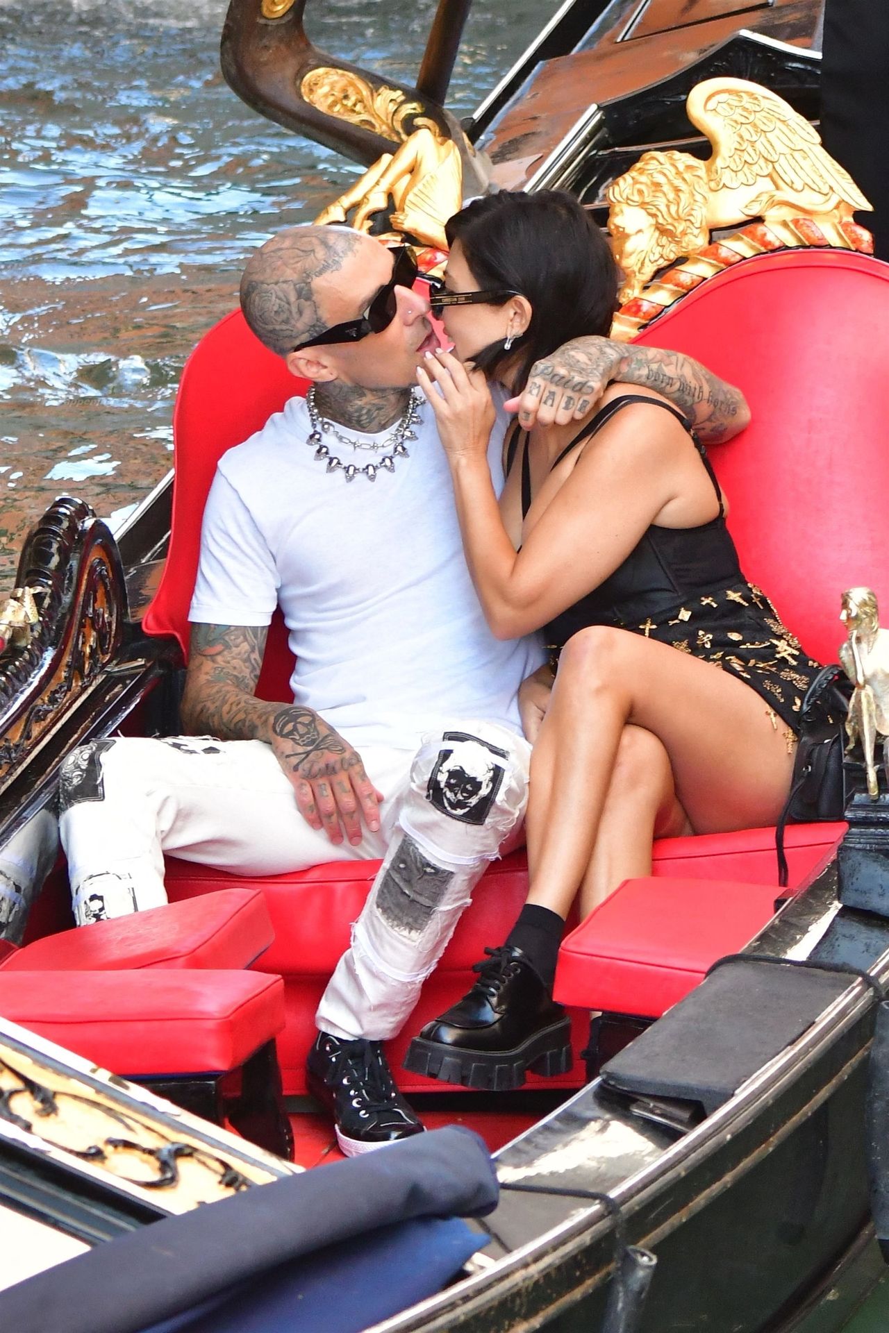Access_Kardashian_03.jpg