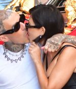 Access_Kardashian_05.jpg