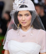 Access_Kardashian017.jpg