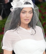 Access_Kardashian090.jpg