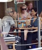 Access_Kardashian_010.jpg