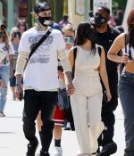Access_Kardashian_01.jpg