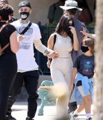 Access_Kardashian_08.jpg