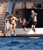 Access_Kardashian_001.jpg
