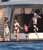 Access_Kardashian_002.jpg