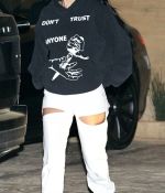 Access_Kardashian_06.jpg