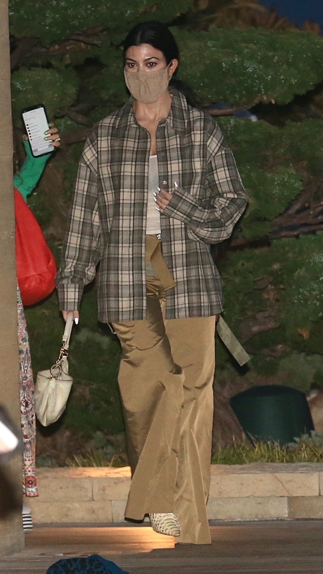 Access_Kardashian_09.jpg