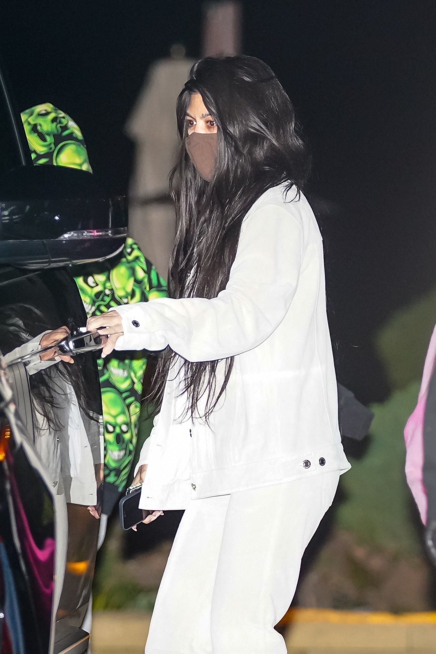 Access_Kardashian_03.jpg