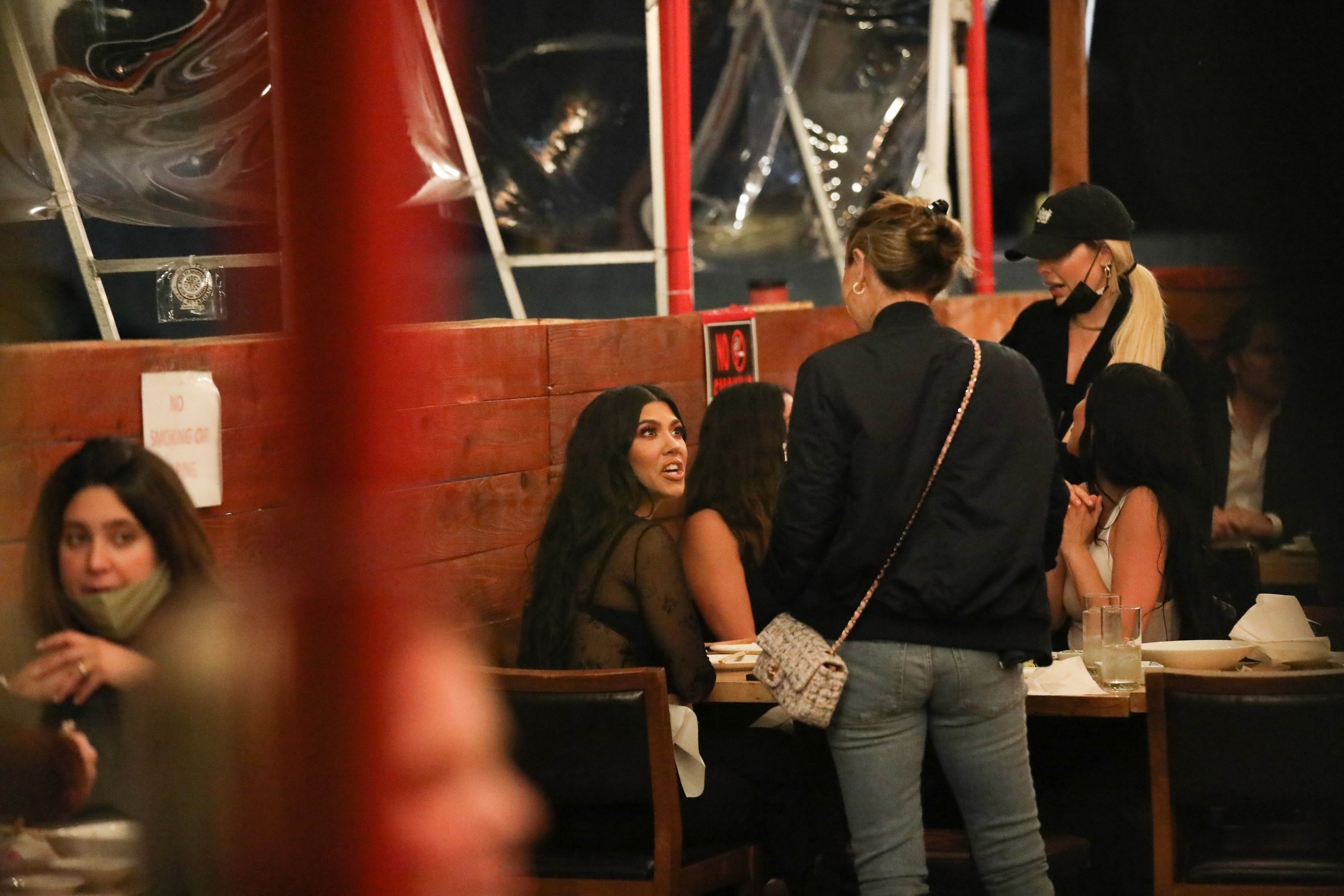 Access_Kardashian_08.jpg