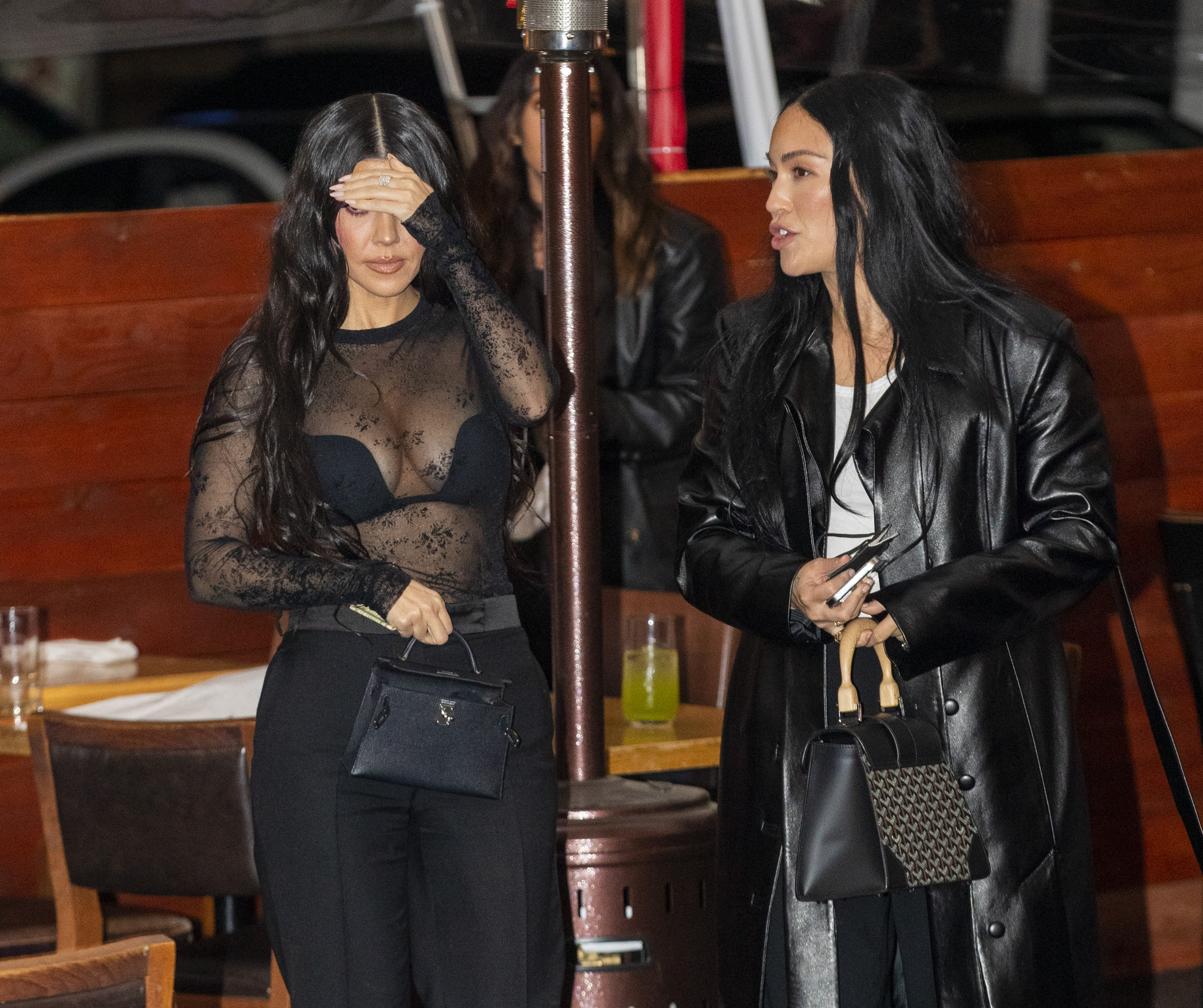 Access_Kardashian_03.jpg