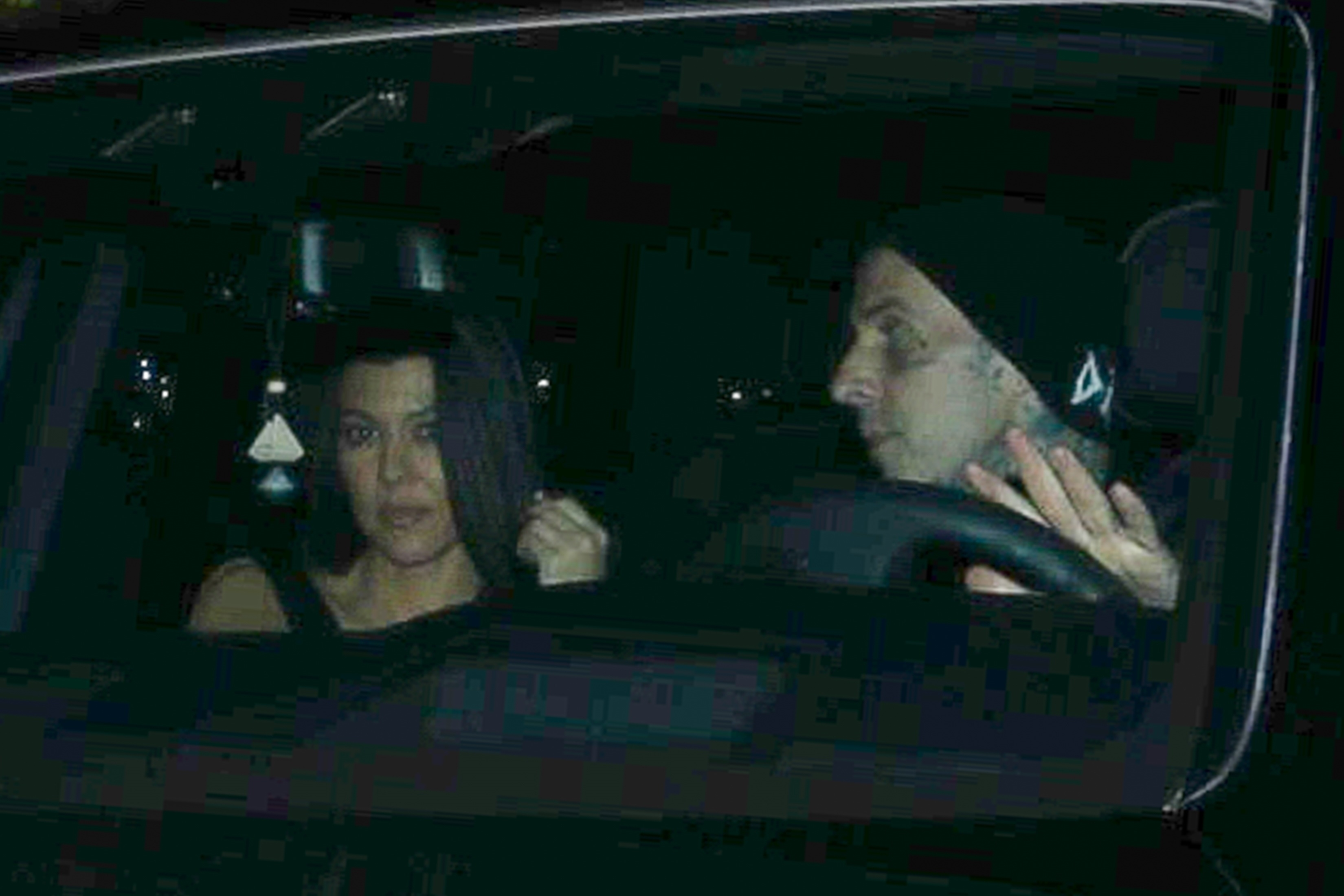 Access_Kardashian_03.jpg