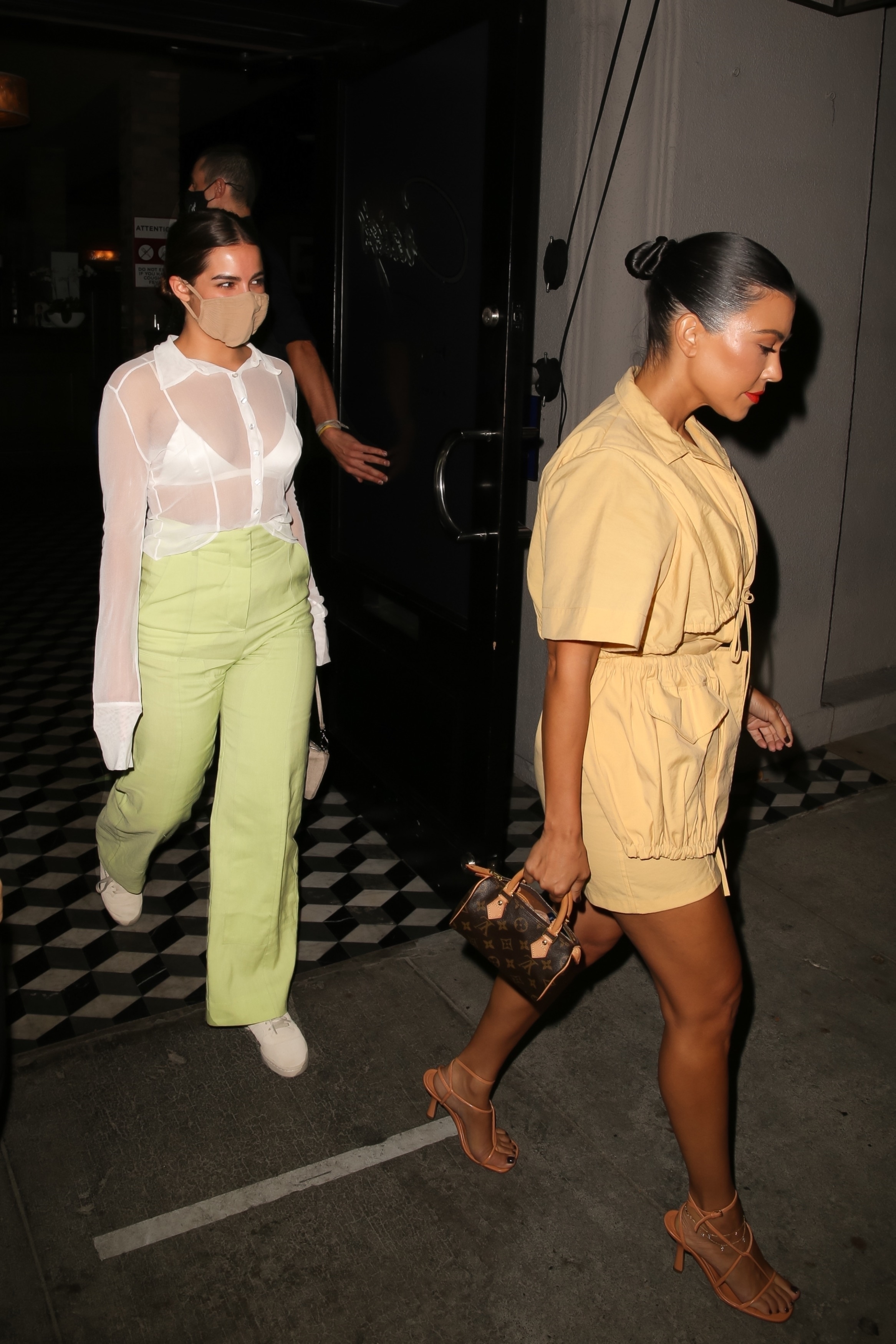 Access_Kardashian_06.jpg