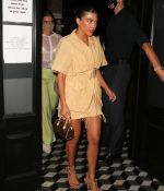 Access_Kardashian_07.jpg
