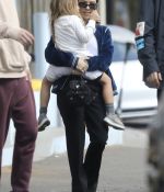 Access_Kardashian_09.jpg